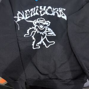 Grateful Dead Black and White Skull Graphic Sweatshirt